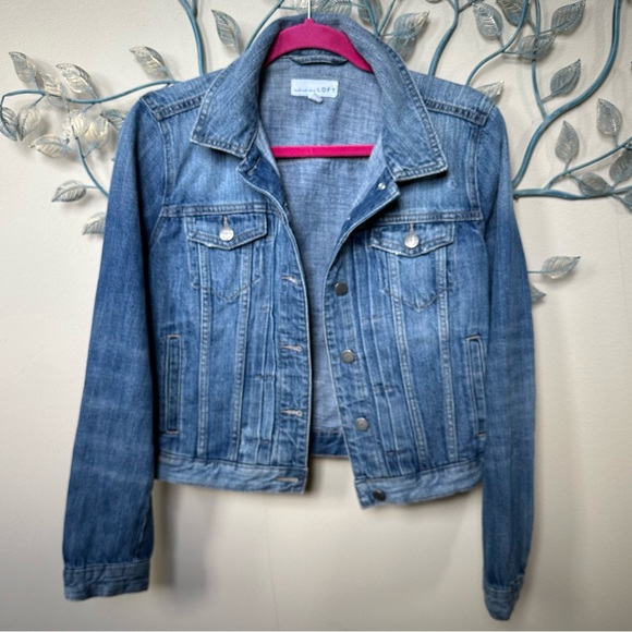 LOFT Cropped Denim Jacket lightly Distressed Small - Picture 1 of 6